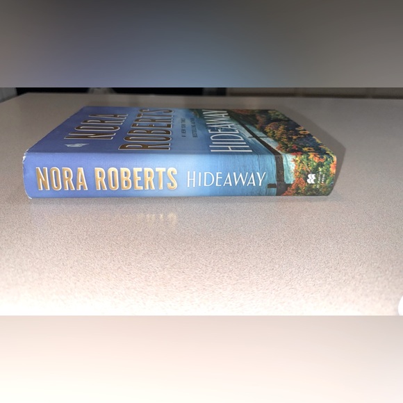 Hideaway by Nora Roberts - hardcover, 454 pages - Picture 3 of 9